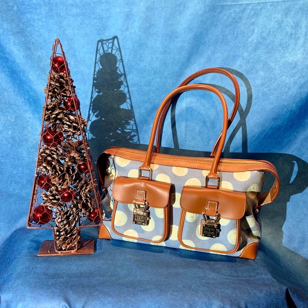 ** Host Pick 11/11!! 🥳 Classic Dooney & Bourke double pocket jacquard bag - Picture 12 of 13